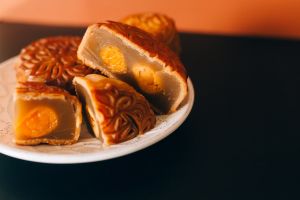 自制广式双黄月饼 | 饼皮酥软 内线扎实